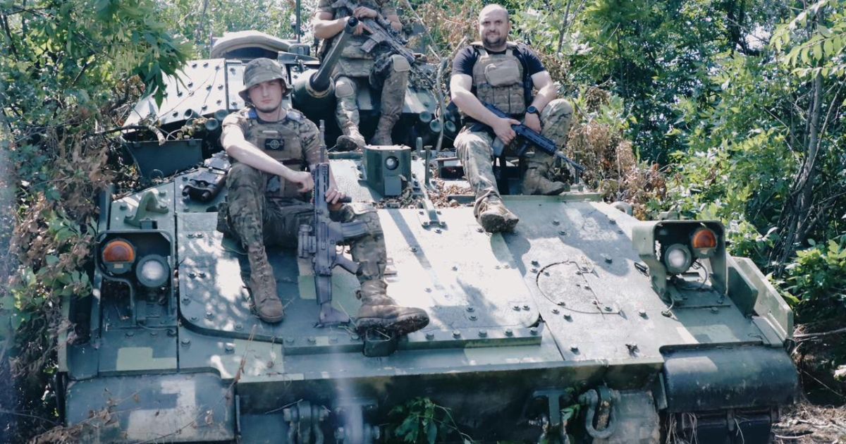 Воїни на "Бредлі" знищили в одному бою одразу два російські танки.