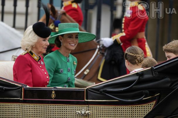 Королева Камілла, принцеса Уельська, принцеса Шарлота, принци Джордж і Луї / © Associated Press