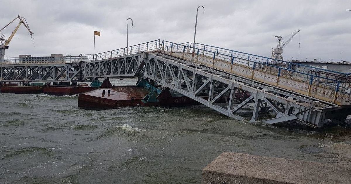 У Миколаєві через сильний вітер обвалився пішохідний міст через річку Інгул
