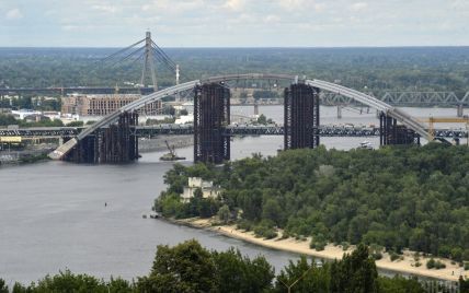 На Подольско-Воскресенский мост в Киеве, который строят почти 30 лет, выделили еще 183 млн гривен