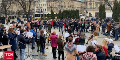 В центре Львова состоялась акция с призывом к странам Запада закрыть небо над Украиной