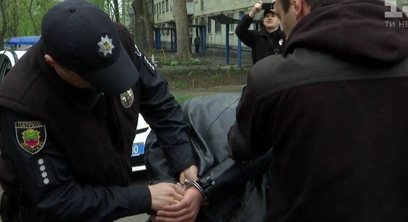 П'яний водій збив трьох жінок, які переходили дорогу на зелене світло у Запоріжжі