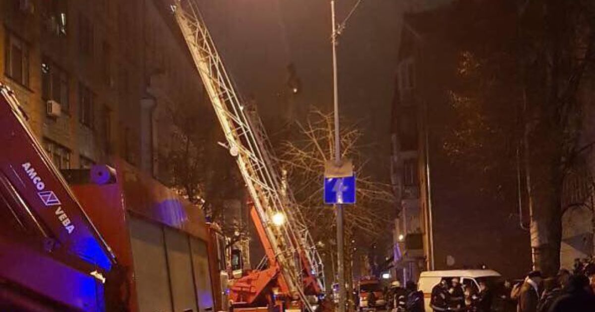 пожежа на Панаса Мирного в Києві_1 / © Киев Оперативный