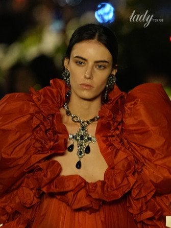 Показ Saint Laurent весна-лето 2026