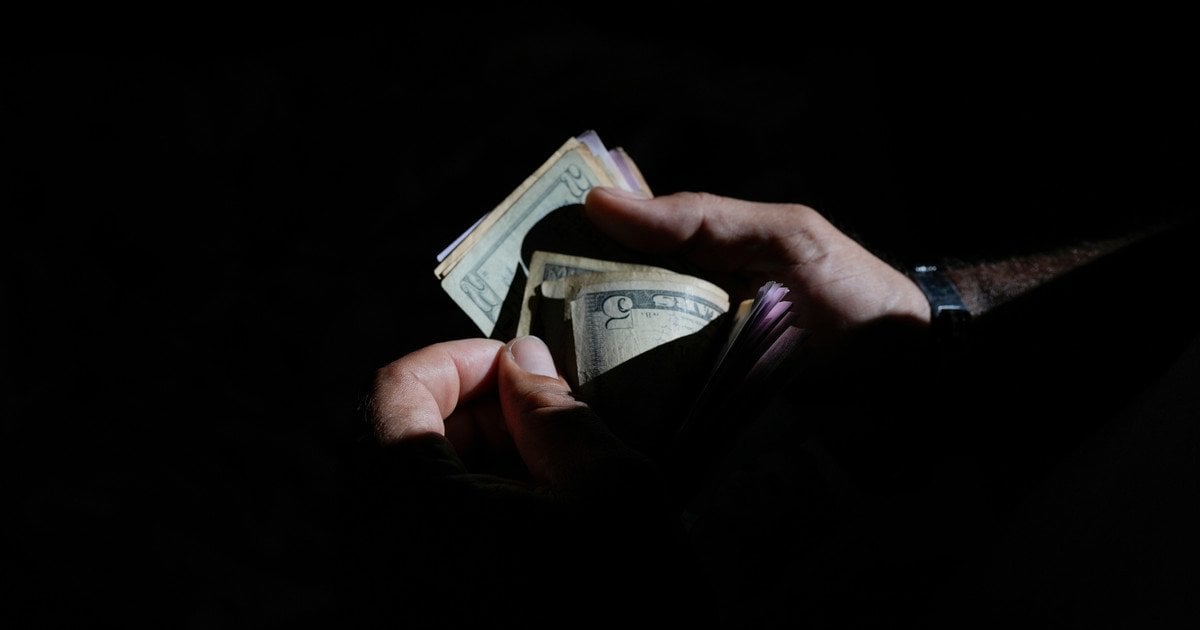 Політична ситуація також позначається на валютному ринку