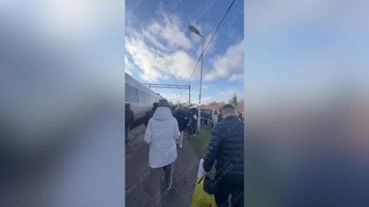 У Мережі повідомляють, що пасажирів потяга Перемишль–Київ евакуювали через "замінування"