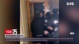 В Киеве женщина угрожала выброситься из окна вместе с 3-летним сыном