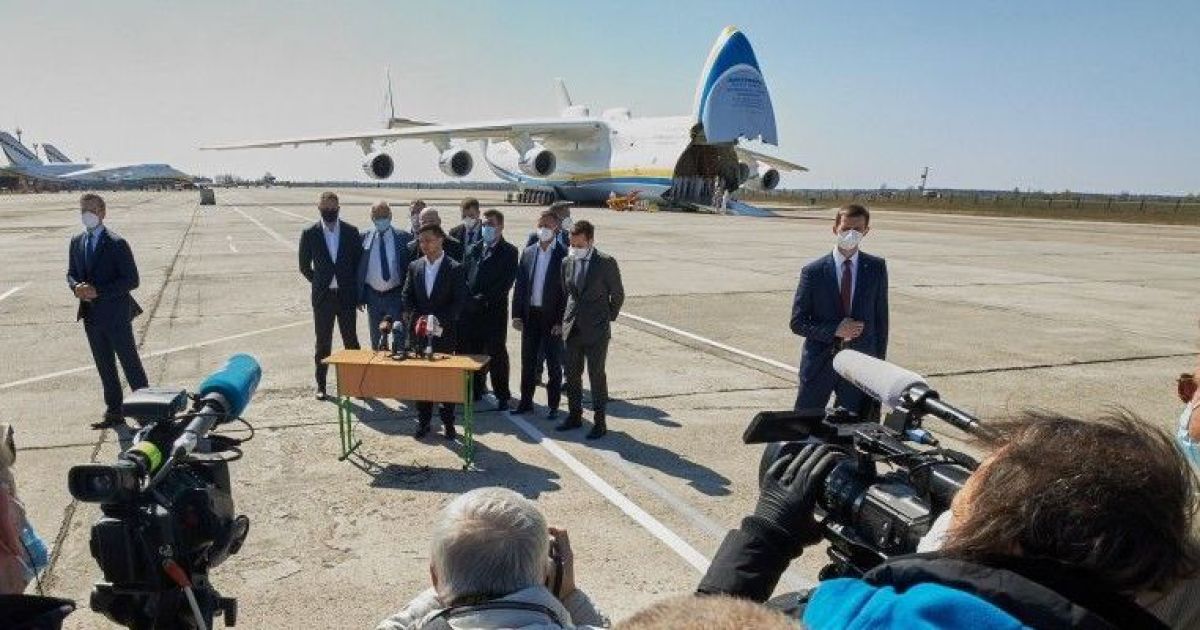 Коммерческий или гуманитарный: в ОП прокомментировали скандал с доставленным "Мрией" медицинским грузом