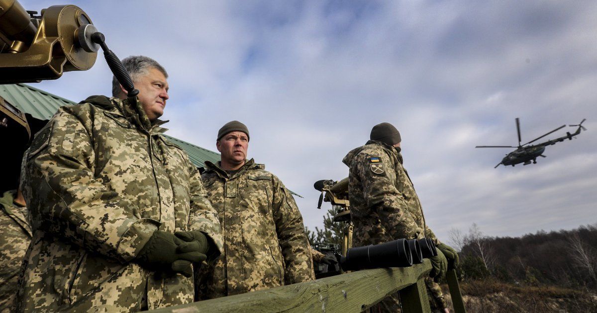 Порошенко ввів у дію таємне рішення РНБО щодо підсумків воєнного стану