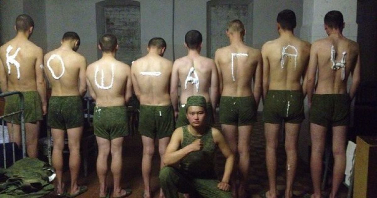 Военные сами выложили в Сеть фото и видео издевательств над сослуживцами.