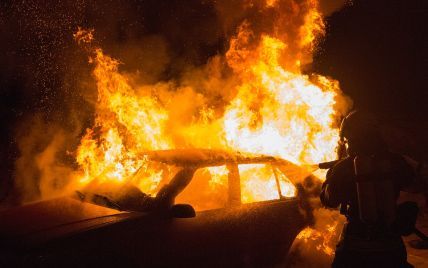 Помстився, що покинула: в Одесі чоловік підпалив машину колишній 