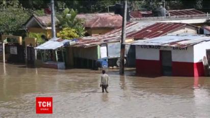 Разрушенная Доминикана борется с наводнением после мощного урагана