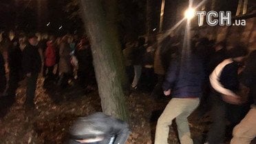 Сутичка через забудову в Києві_04