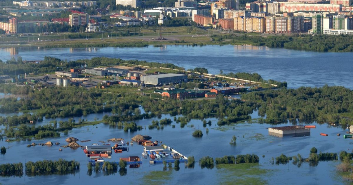 Масштабна повінь і прорив нафтопроводу в Росії