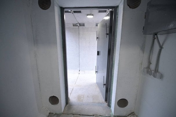 У Деснянському районі Києва з’явилося перше в Україні мобільне укриття, сертифіковане ДСНС / © Facebook / Олександр Ткаченко