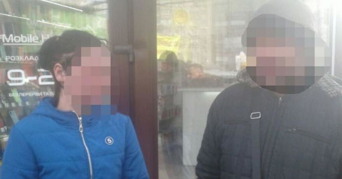 Разбойное нападение в Киеве: неизвестные ударили женщину по голове и "обчистили" ее квартиру