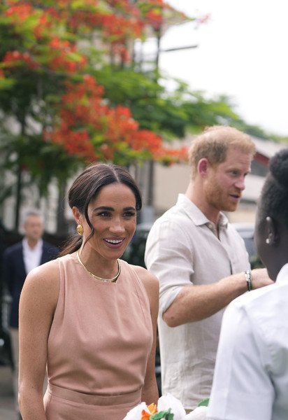 Меган Маркл и принц Гарри в Нигерии / © Associated Press