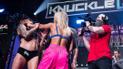 Жарка дуель поглядів: секс-символ MMA влаштувала сутичку із суперницею перед боєм (відео)