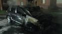 В Ивано-Франковске неизвестные подожгли два автомобиля во дворе многоэтажки: фото