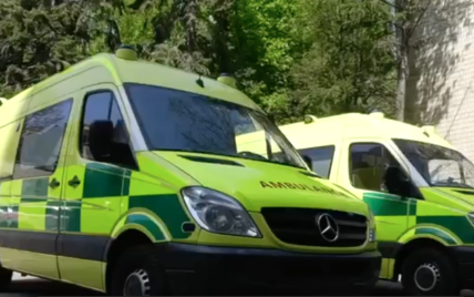 Київ отримав два автомобілі швидкої допомоги від Брюсселя (відео)