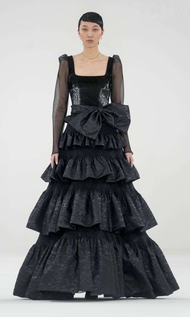 Показ колекції Haute Couture Модного дому Viktor&Rolf / © Associated Press