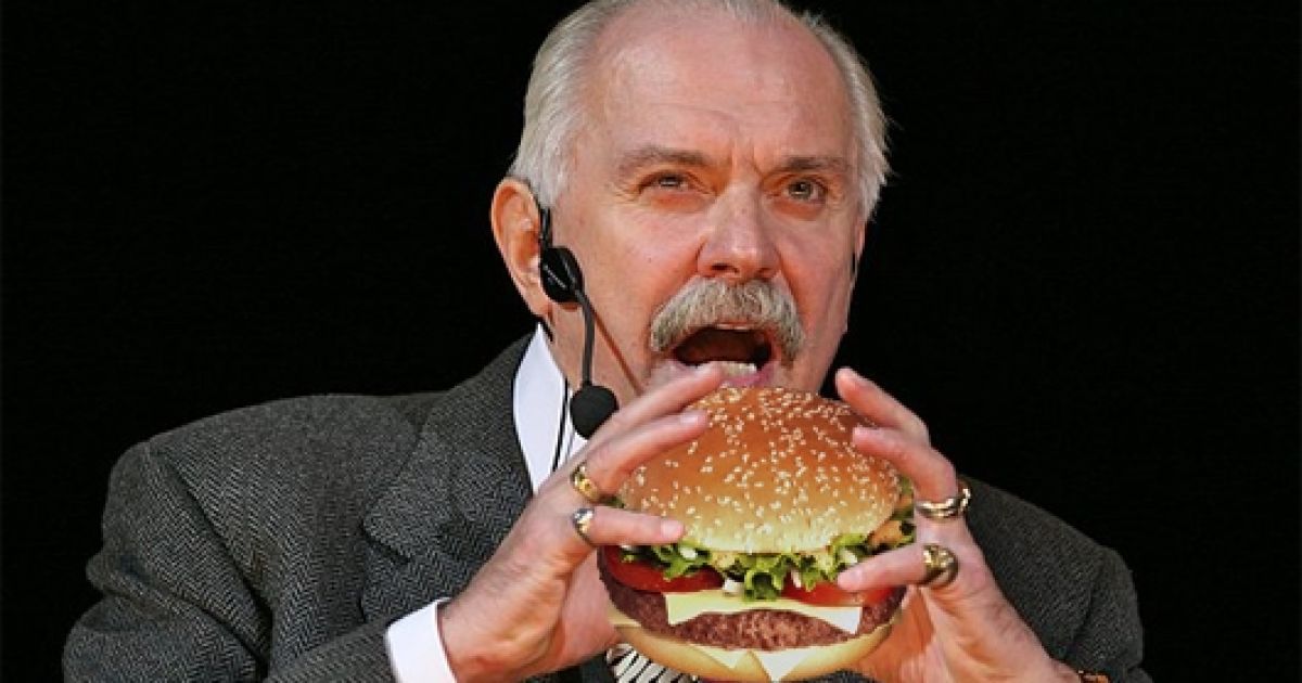 Соцмережі тролять "ресторатора" Міхалкова / © rustelegraph.ru