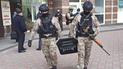В Киеве полиция наведалась с обыском к фигуранту дела в мошенничестве: тот с порога выстрелил в одного из копов