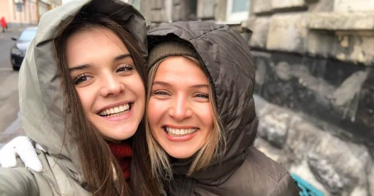 Елена Беркова қатысатын Dom2 порносын онлайн көріңіз