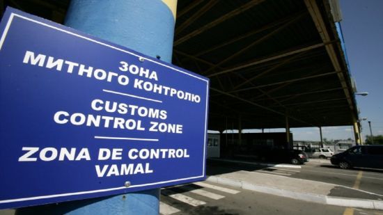 У ЄС відповіли, чи будуть вводити обмеження на вʼїзд для чоловіків з України