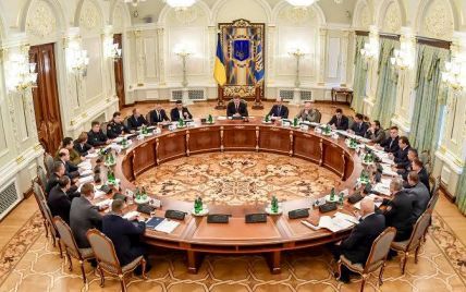 Сенсаційні рішення РНБО: санкції проти Росії, звернення до Гаазького трибуналу і військові при владі в зоні АТО
