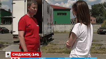 Холодильник можно перевозить только в вертикальном положении