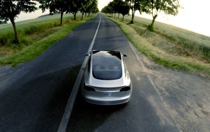 Tesla собирает с клиентов вторую часть предоплаты за Model 3