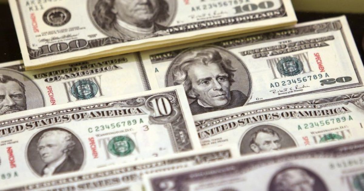 В Украине заблокировали 1,4 миллиона долларов "семьи" Януковича