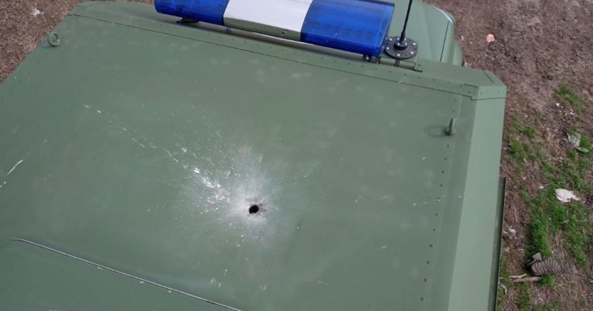 Боевики атаковали с беспилотников военно-медицинский автомобиль Красного креста на Донбассе
