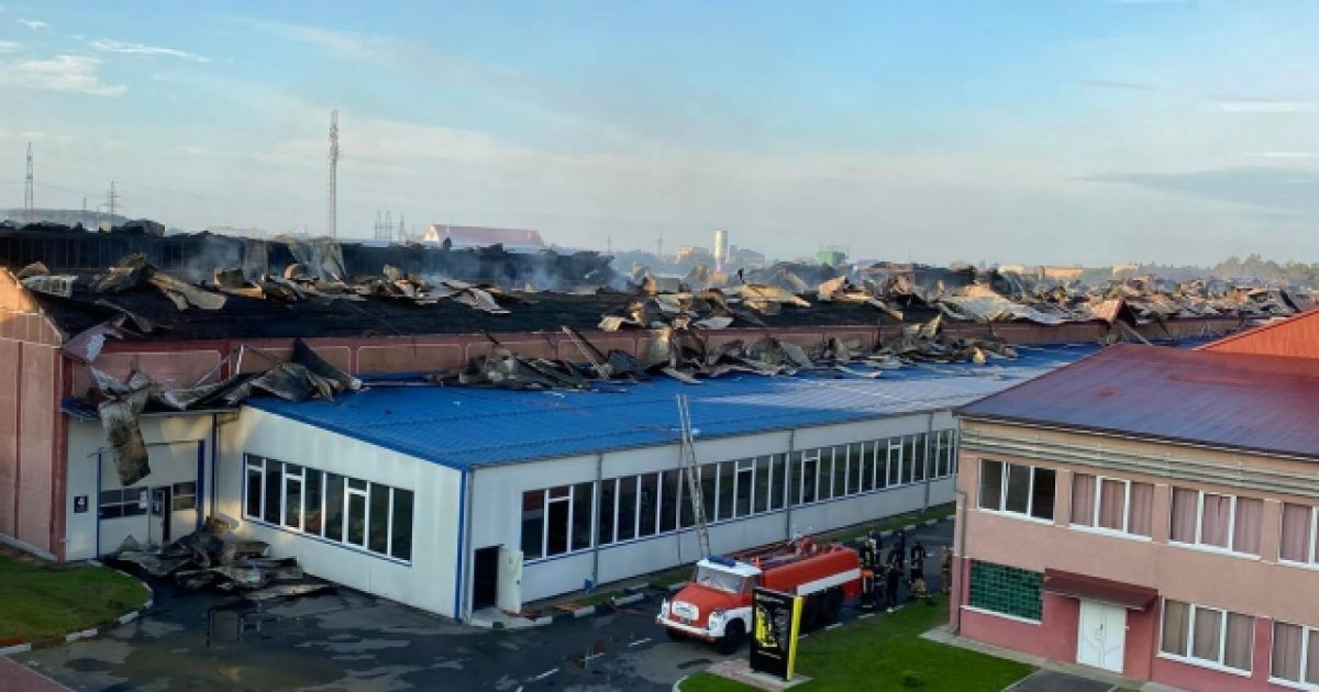 пожежа на лижній фабриці в Мукачево_10 / © Mukachevo.net