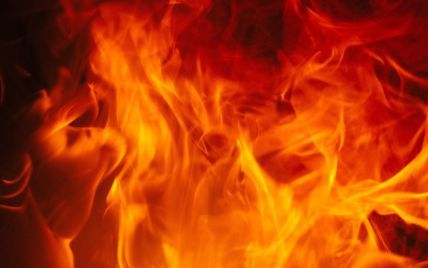 МВД: в районе пожара в Калинвке оповестили 25 тыс. жителей в 10-км зоне 