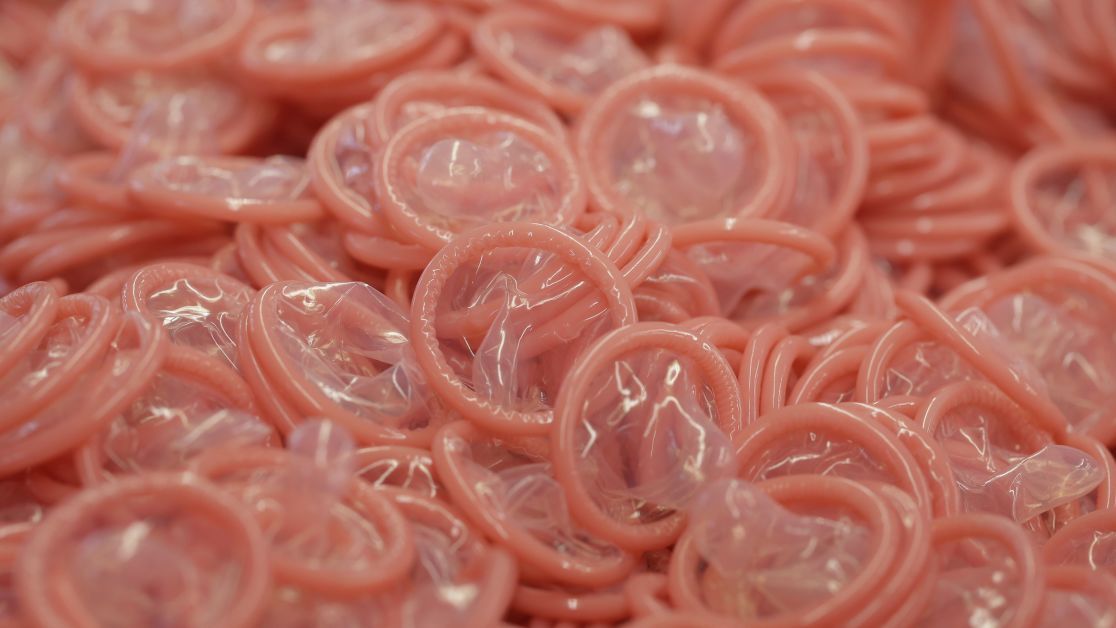 Аналитики: в аптеках стало продаваться меньше презервативов