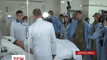 У Дніпропетровську нагородили медалями та подяками трьох медиків-добровольців