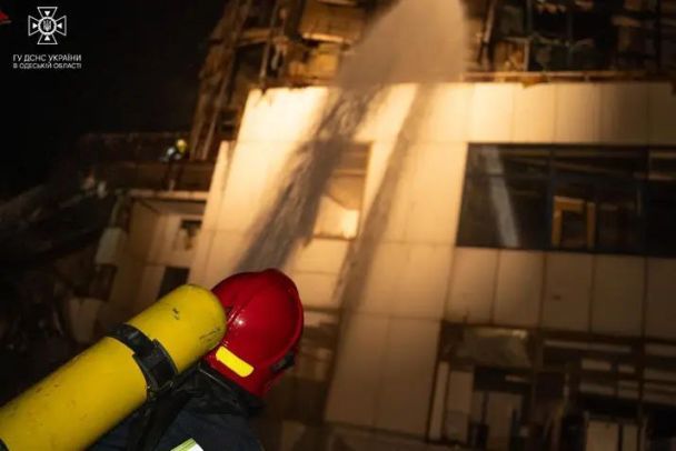 Морвкозал в Одесі після атаки РФ / © Головне управління ДСНС в Одеській області/facebook