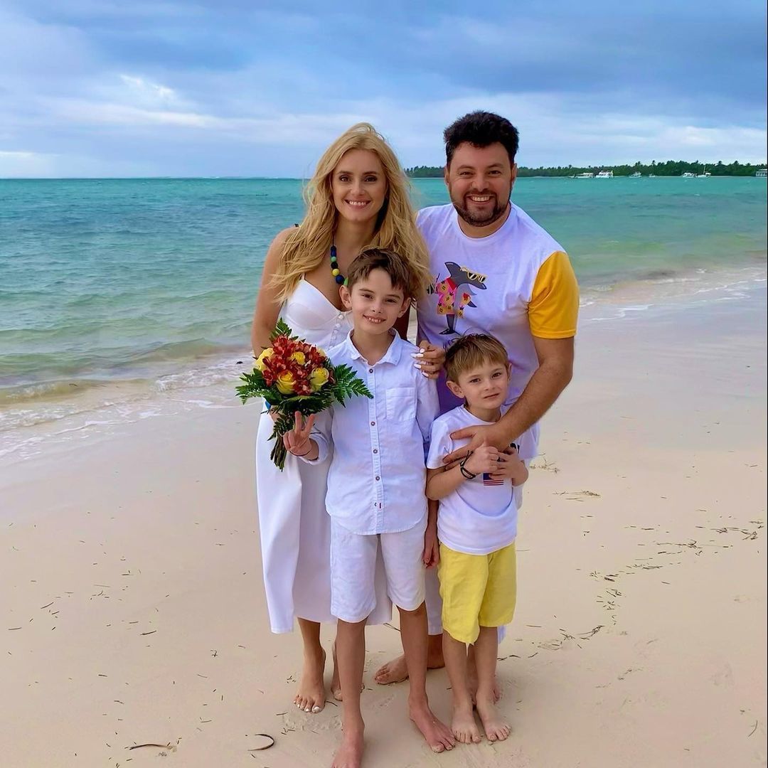 Шырынды жалаңаш қыздың фотосы