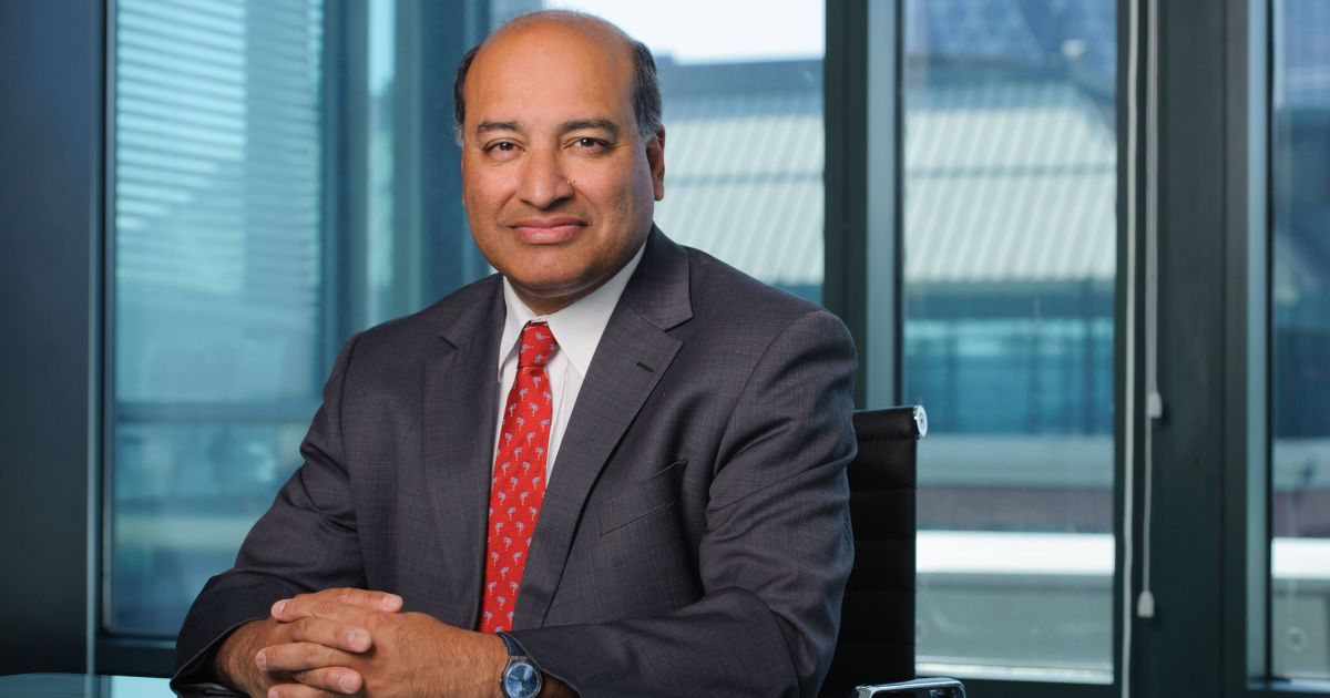 "Собирал личные данные акционеров". Против руководителя ЕБРР начато расследование