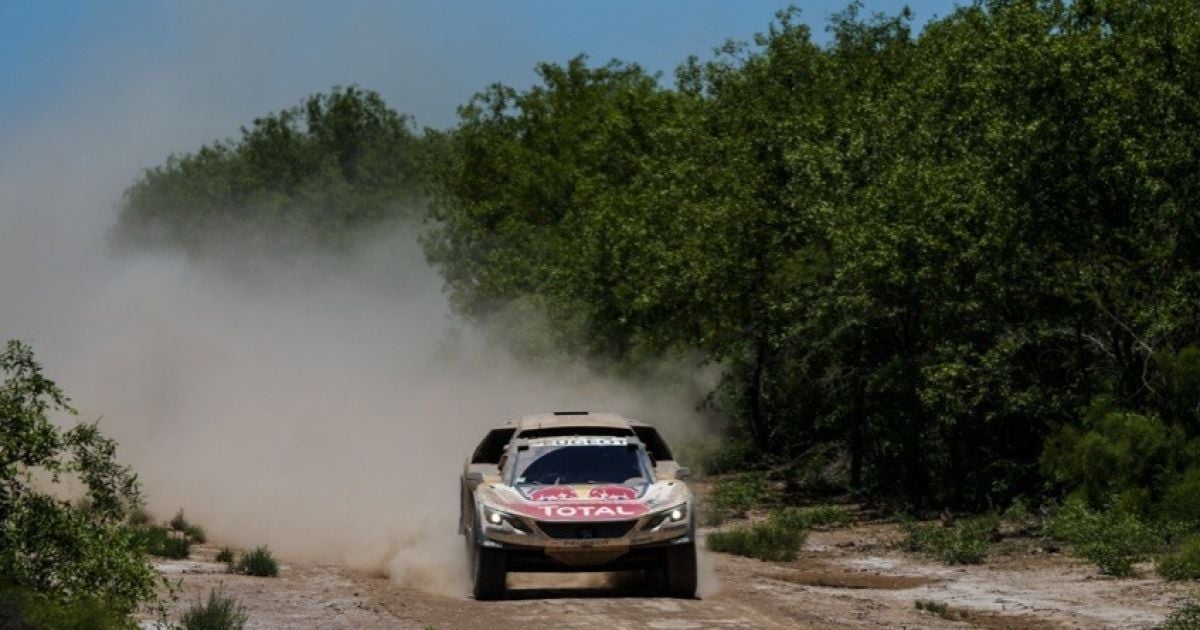Peugeot 3008 DKR завоевал первую победу на ралли "Дакар-2017"
