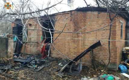 Тушили более пяти часов: в Харьковской области во время пожара в жилом доме погибли два человека