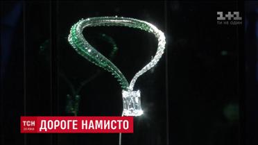 У Женеві на аукціоні продали унікальне намисто з велетенським діамантом