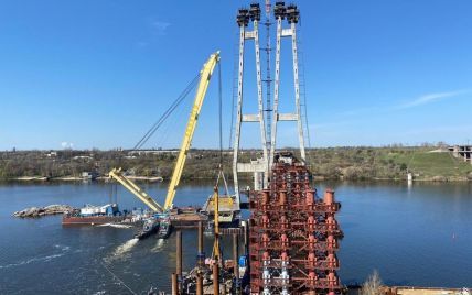 "Велике будівництво" Зеленського: завершився найскладніший етап добудови Запорізьких мостів