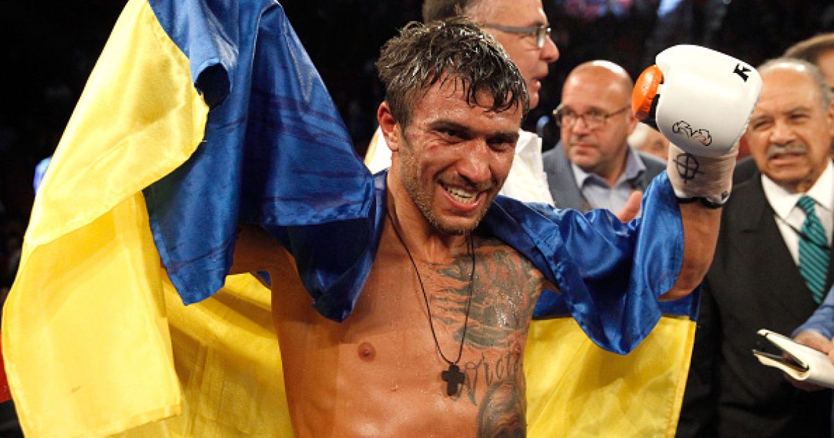 Ломаченко уже перерос свой велосипед.