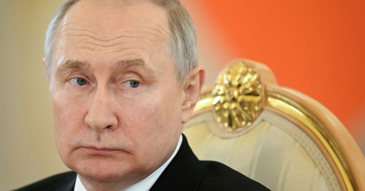 Путин на "выборах" хочет добиться рекордного показателя голосов/AP