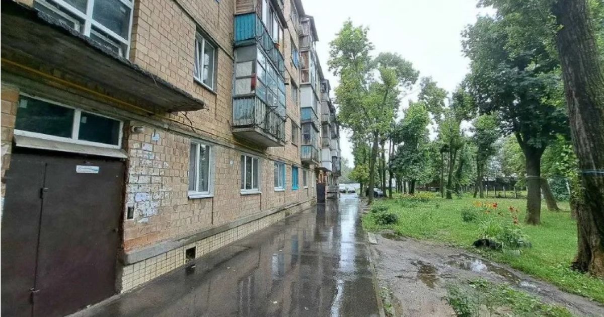 Який вигляд має одна з найменших квартир, виставлених на продаж у Києві