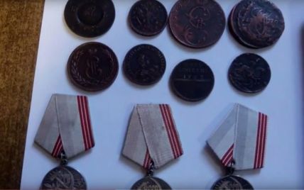 У Запоріжжі прикордонники вилучили в іноземця старовинні монети