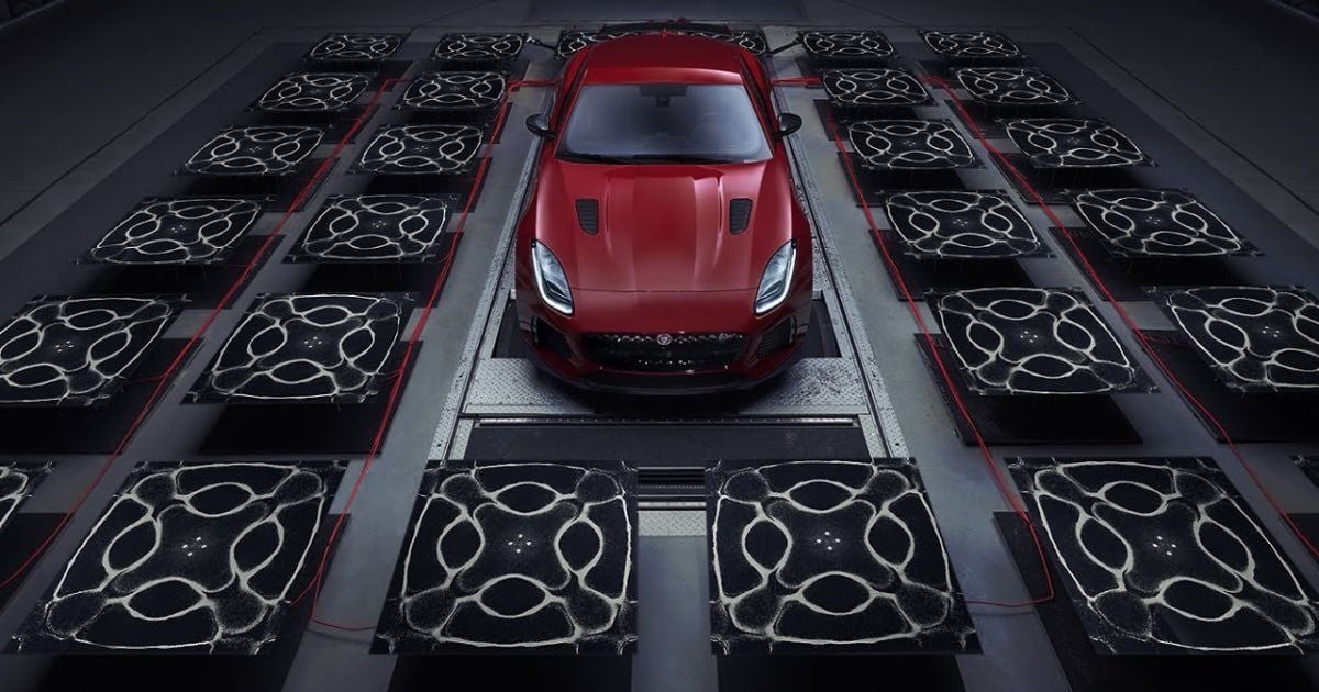 Jaguar показал звук двигателя купе F-Type SVR